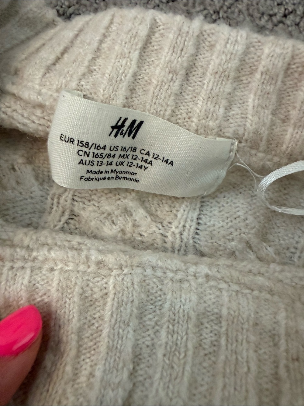H&M Cream Cable Knit Pullover Sweater - Picture 3 of 3
